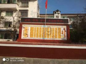 2万现金塞蛋糕里,店老板收奇葩顾客转账后卡被冻结
